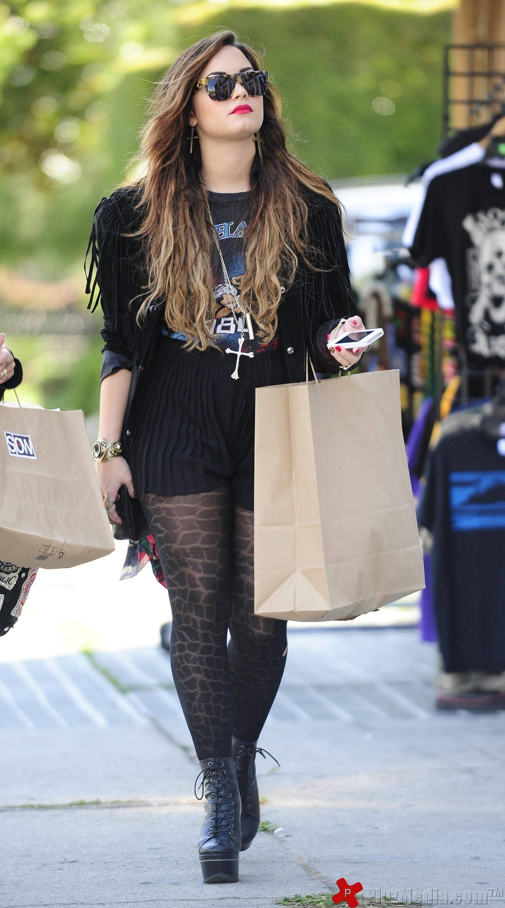 Demi Lovato shopping at Slow Boutique on Melrose Avenue | Picture 96806